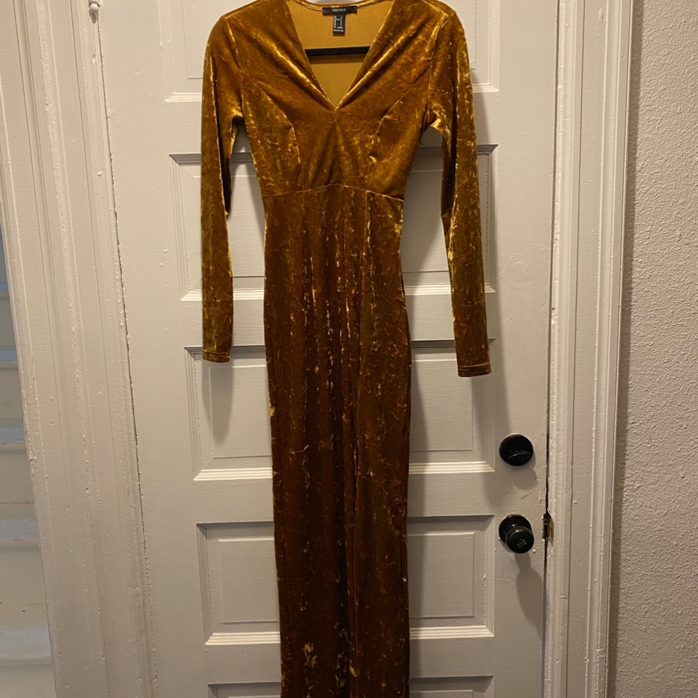 Gold velour long sleeved maxi dress (Small)